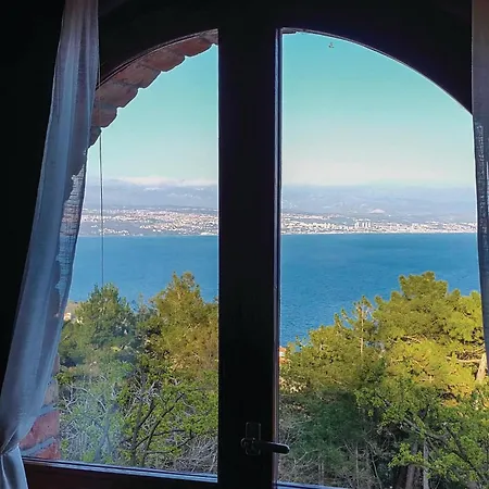 Case de vacanță Beautiful In With Kitchen Lovran